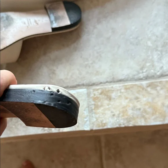 Gucci Women's Off-White Slide Sandals Sz 36 - Picture 6 of 9